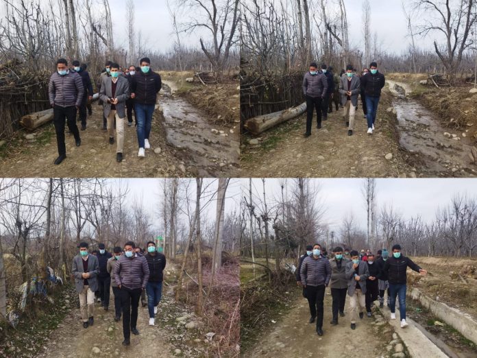 DC Shopian Visits Keegam Takes Stock of Encroachments