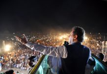 Ahead of trust vote, show of strength by Pakistan PM