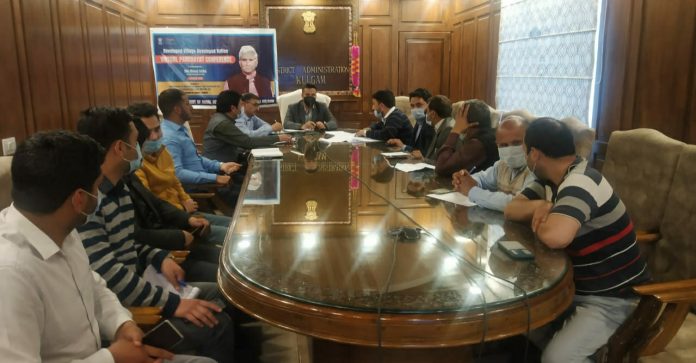 DC Kulgam reviews functioning of Revenue Department-31