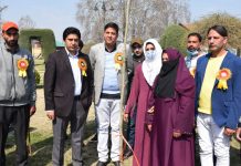 DC Pulwama kick-starts Chinar plantation drive