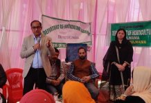 DG Horticulture visits Tumlihal, Pulwama