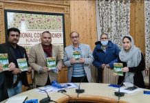 Div Com Kashmir unveils ‘Horticulture Kashmir Spray Schedule-2022’