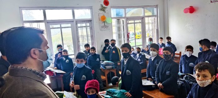 Div Com directs Officers of DCCRK to start CAB surveillance in Educational Institutions across Kashmir