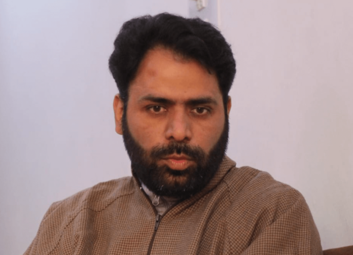 Khurram-Parvez-at-home-696x504