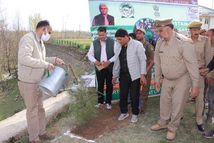 PCCF visits Gossain Nard forests_ throws 4 km long trekking route open-25