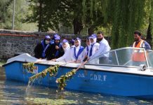 ATHWAAS: Conservator of Forests initiates cleanliness drive of Dal Lake on 7th day