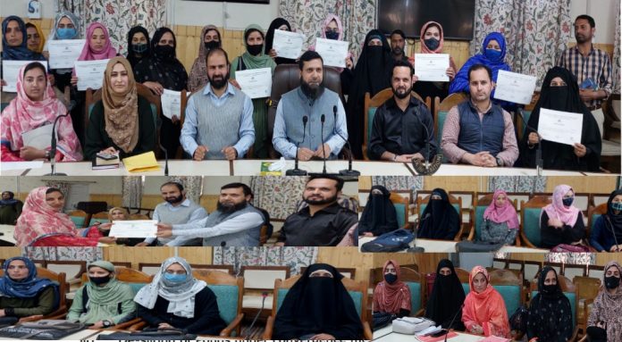 DC Kupwara distributes certificates among 19 entrepreneurs-7