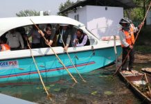 Cleanliness drive of world famous Dal Lake continues on 3rd day