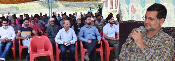 DC Budgam chairs Public Darbar at Poshkar, Khag-25