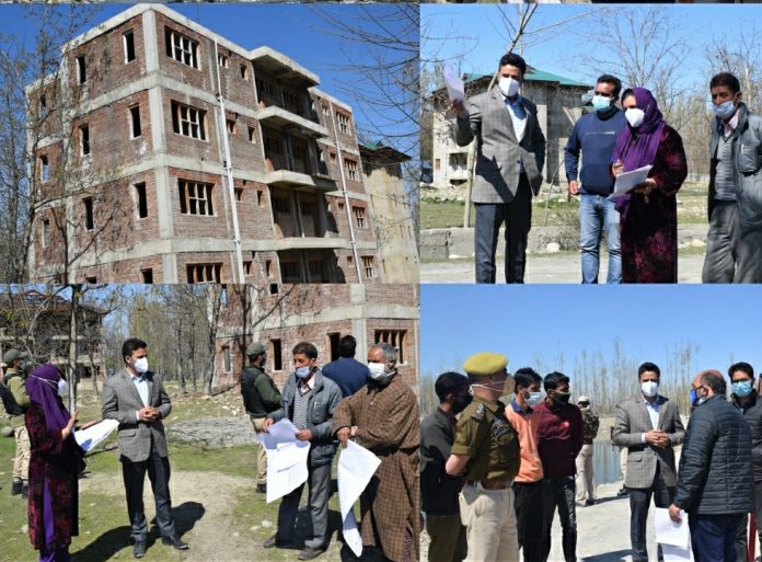 DC Kulgam visits Liroo, took stock of pace and progress of construction on residential quarters 20-