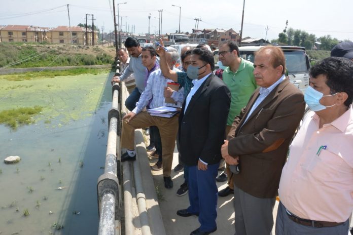 Principal Secretary Jal Shakti visits Baramulla-6-1