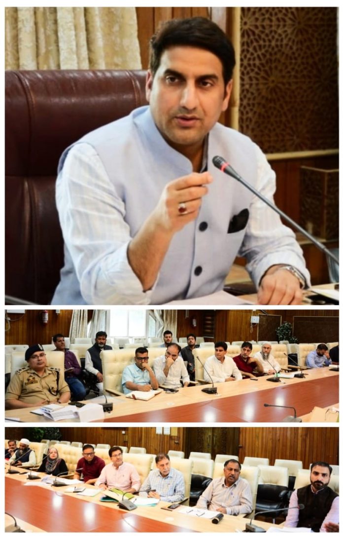 DC Srinagar holds meeting to resolve impediments in installation of Smart Meters in the city