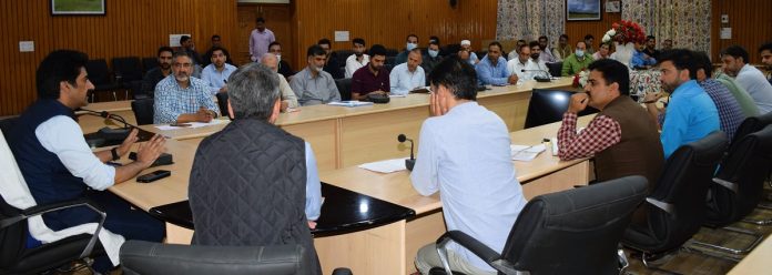 DC Budgam calls for speedy verification of PM- Kissan beneficiaries Chairs meeting to review progress of uploading of Revenue records of farmers