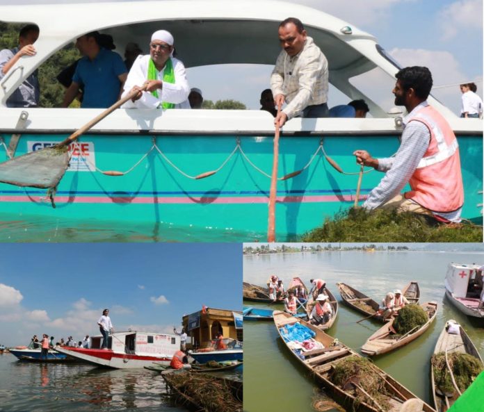 Div Com takes part in Dal cleaning, deweeding drive
