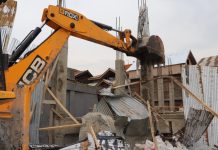 LCMA conducts demolition drive in Nowpora, Nishat, Saderbal & Lal Bazar areas of Srinagar