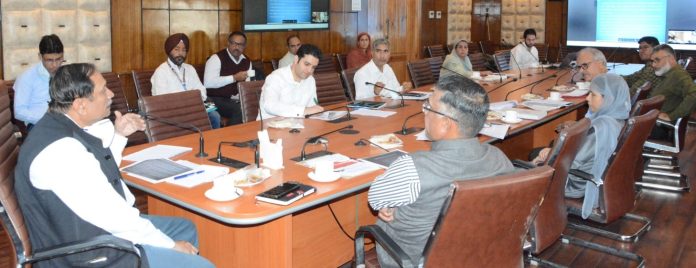 Advisor Bhatnagar reviews winter preparedness of R&B, SMC, PMGSY, NHAI, NHIDCL, other agencies-22
