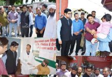 DC Bandipora visits DDRC; distributes aids among specially-abled persons