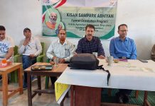 Director Horticulture visits Pulwama & Shopian; participates in Kissan Sampark Abhiyan programmes