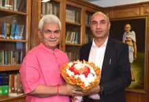 VC SKUAST Kashmir calls on Lt Governor