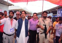 Mayor of Srinagar visits Pantha Chowk Yatra Camp