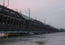 Yamuna in Delhi swells further, Old Railway Bridge shut for train traffic