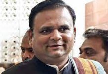 SC notice to Maharashtra Speaker over disqualification petitions