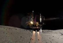 Japan moon probe finds place in sun, powers up