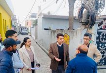 Secy RDD makes surprise visit to Kartholi Panchayat of Samba District