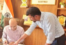 DC Kishtwar disburses compensation to four families of road accident victims