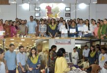 DC Reasi felicitates weavers, artisans on National Handloom Day