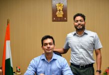 Dr. Rakesh Minhas assumes charge as DC Jammu
