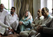 Sakeena Itoo visits Ichgam Budgam, offers condolences to bereaved family of electrocution victim