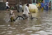 Pakistan: Heavy rains cause floods in Indus resulting in displacement, crop devastation