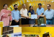 DC Kathua leads Swachhata Campaigns, Felicitates Winners of Painting & Essay Competitions under Sewa Parv