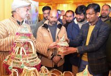 Div Com Kashmir Inaugurates 3-Day ‘Know Your Artisan’ Craft Carnival
