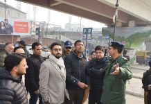 Div Com Kashmir reviews traffic decongestion plan for Srinagar City