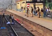 Pilgrims hit by Kalka-Howrah train while crossing track in Mirzapur, 3 dead