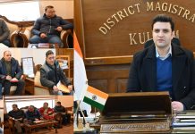 DC Kulgam reviews progress under Pradhan Mantri Fasal Bima Yojana