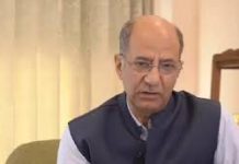 Advisor to CM Nasir Aslam Wani listens to people’s issues at Raabita Jammu