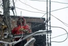 Heavy Snowfall, Gusty Winds disrupt Power Supply across Kashmir; KPDCL Restores 80% Network