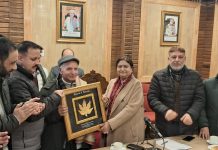KU felicitates Padma Shri Awardee Prof Shafi Shauq