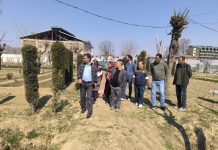 Director Agriculture Kashmir inspects Key Schemes at Lalmandi